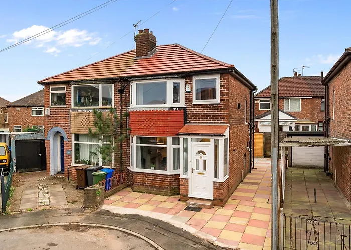 3 Bed Home, With Parking Sleeps 5 People Located Close To Etihad Stadium & City Centre - Elm-G House
