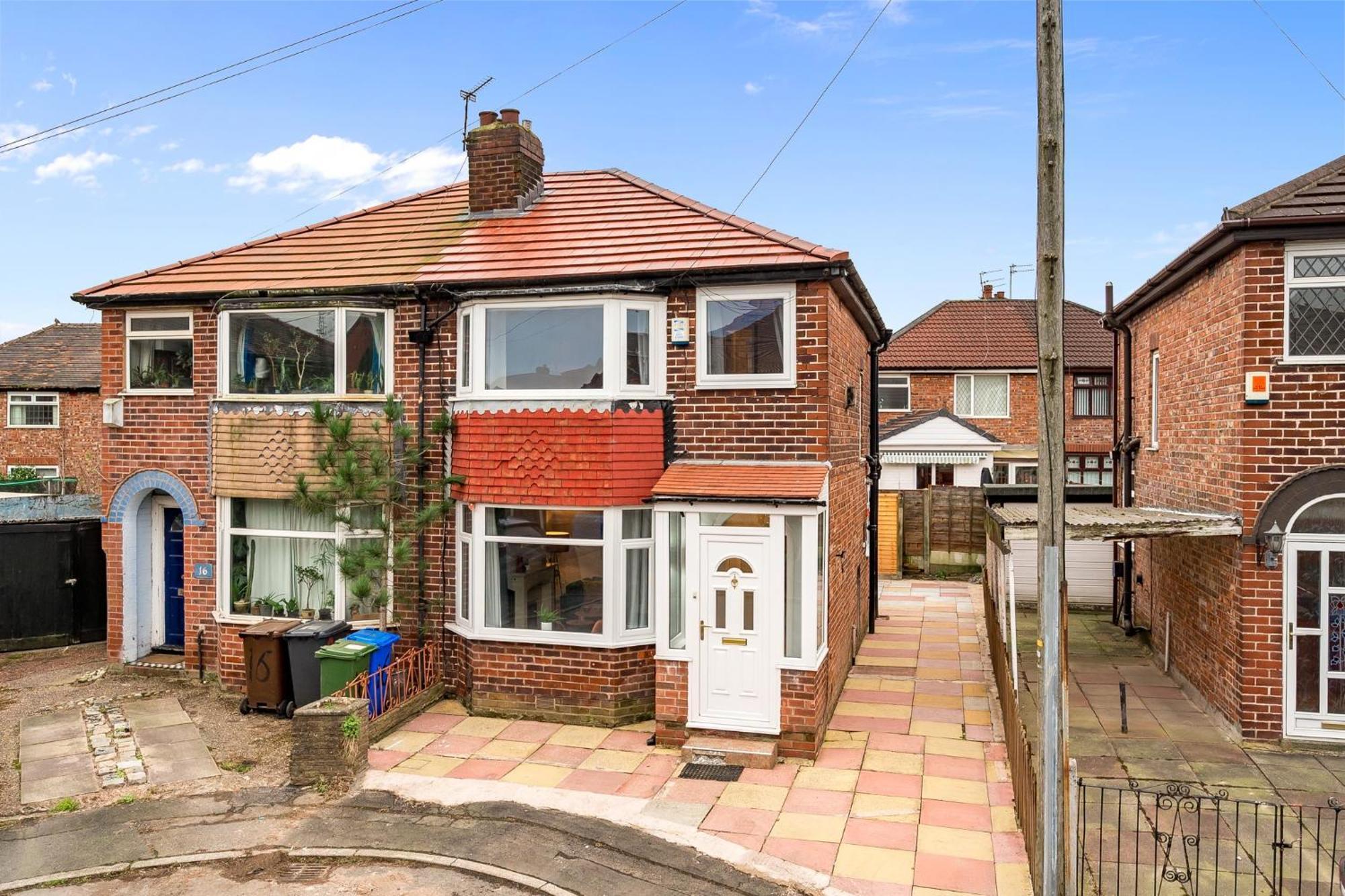 3 Bed Home, With Parking Sleeps 5 People Located Close To Etihad Stadium & Centre - Elm-g House Holiday home