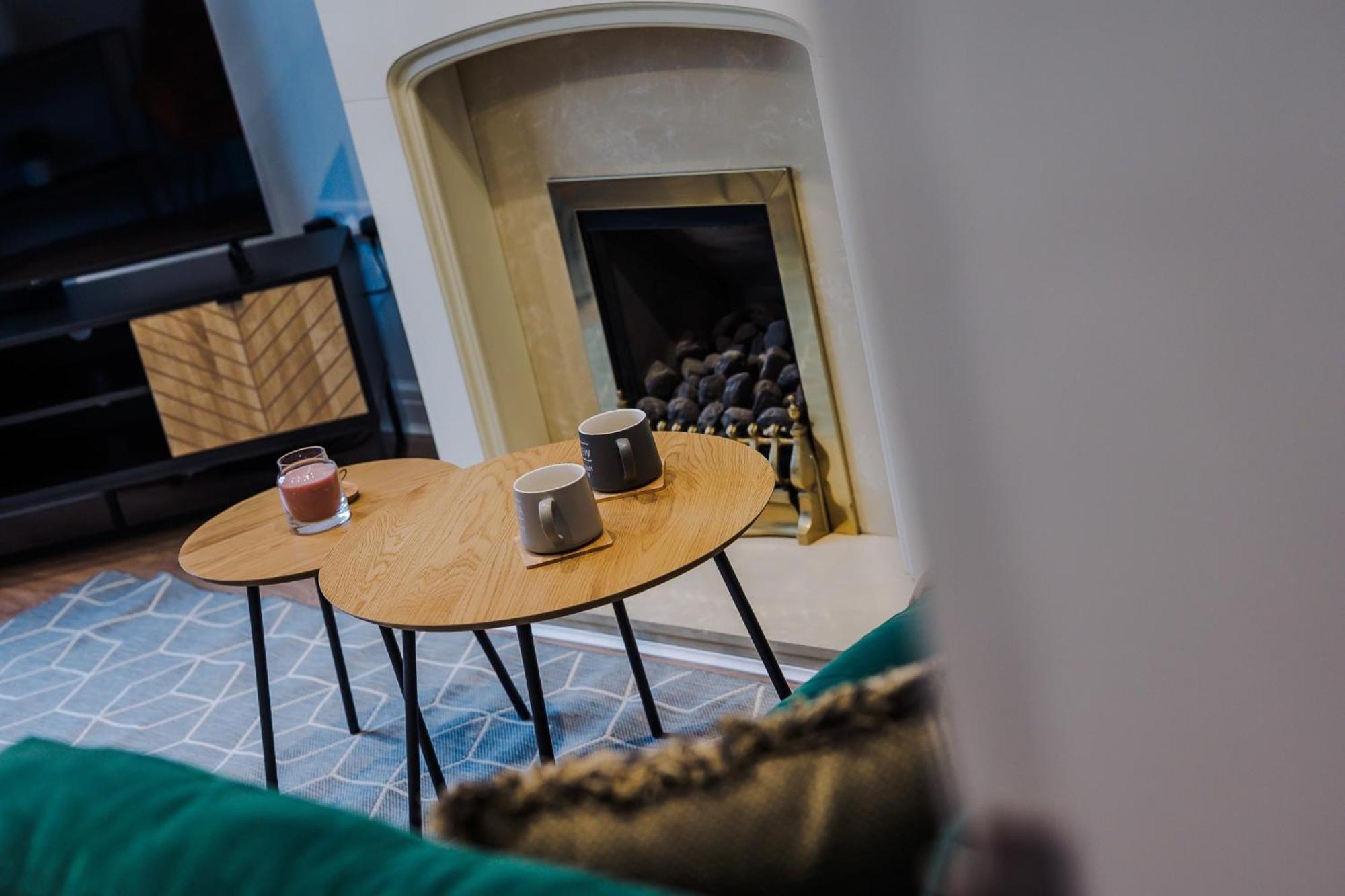 Holiday home 3 Bed Home, With Parking Sleeps 5 People Located Close To Etihad Stadium & Centre - Elm-g House Droylsden