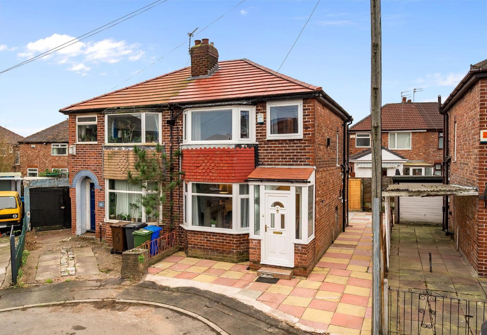 Holiday home 3 Bed Home, With Parking Sleeps 5 People Located Close To Etihad Stadium & Centre - Elm-g House Droylsden